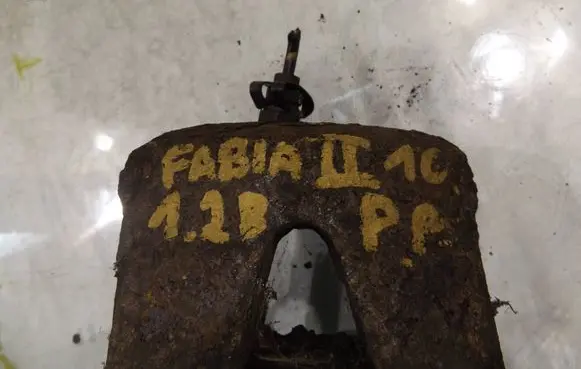Skoda Fabia Mk2 (5J) Front brake caliper