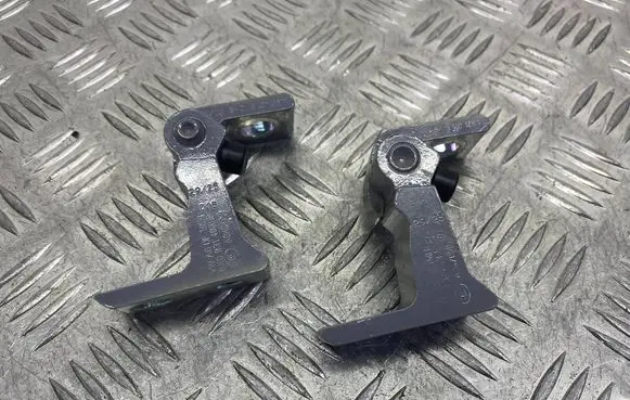 Cupra Born Front door hinge set 8X0831403F