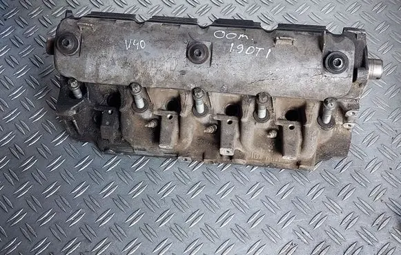 Volvo S40, V40 Engine head 
