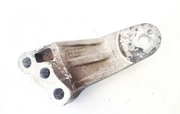 KIA Ceed Engine mounting bracket