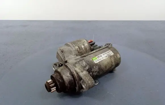 Volkswagen Polo IV 9N3 Starter motor 02T911023S