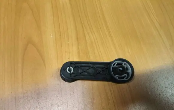 Volkswagen Golf III Rear door window winding handle 1H0837581B