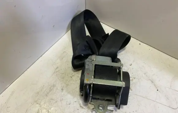 Peugeot 607 Front seatbelt B507744