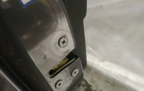 Mazda CX-7 Front door lock