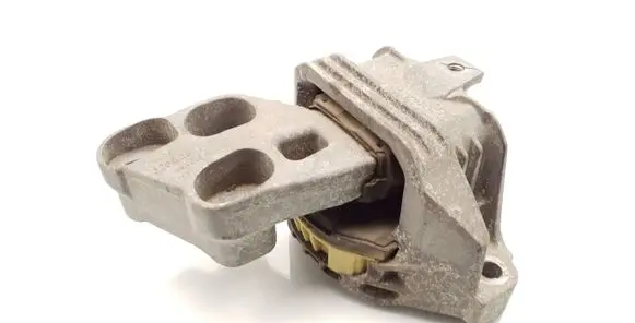 Mercedes-Benz A W176 Engine mount bracket A2462400217 326E23 26025