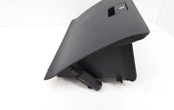 Toyota Corolla Verso E121 Glove box