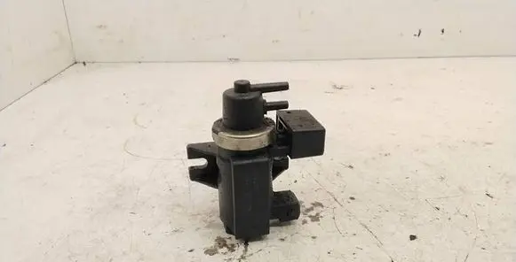 BMW X5 E53 Turbo solenoid valve 72279600 98T302 2247906