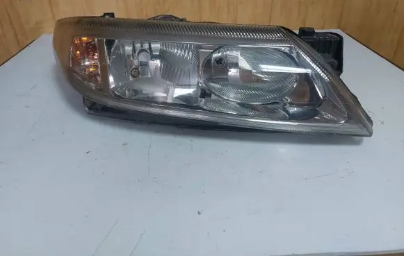 Renault Laguna II Headlight/headlamp 8200002847 89004940 10072001