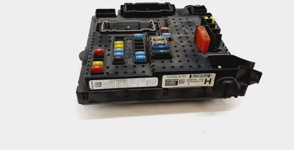 Volvo XC90 Fuse module 30786646