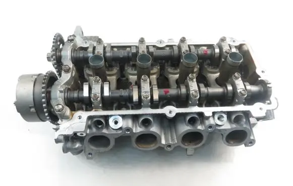 Mitsubishi Lancer VIII Engine head 4A92