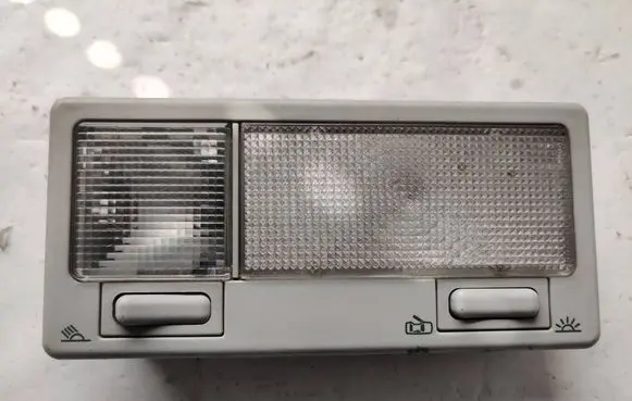 Volkswagen Transporter - Caravelle T4 Front seat light 357947111B