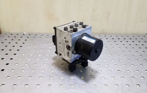 Volkswagen PASSAT B6 ABS Pump 3C0614095M 15747502B 15747702