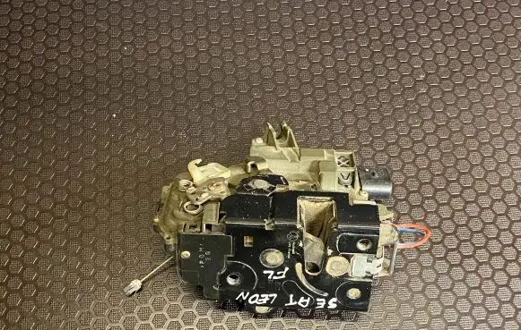 Seat Leon (1M) Front door lock 3B1837015Q 115069 666306G
