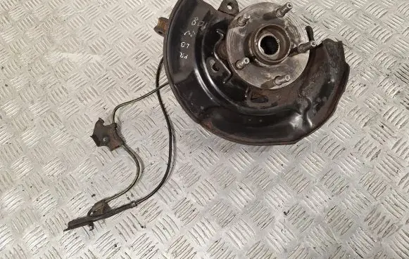 Toyota Avensis T270 Front wheel hub 4355002020 8954202061