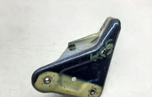Skoda Fabia Mk2 (5J) Fender mounting bracket 5JA821141A