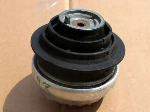 Mercedes-Benz SLK R172 Engine mount bracket A1722400417