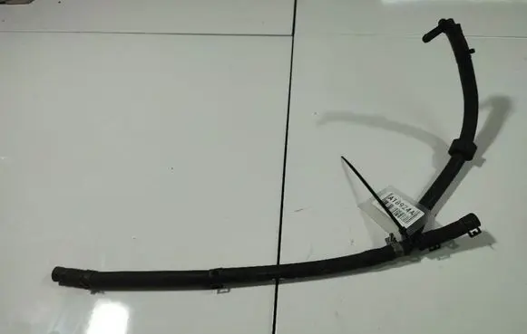 Mercedes-Benz A W169 Engine coolant pipe/hose A1695010825