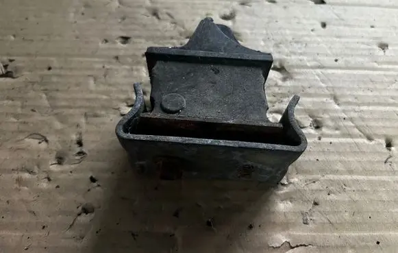 Mercedes-Benz Sprinter W901 W902 W903 W904 Engine mount vacuum valve 