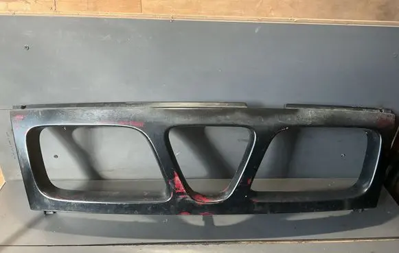 Nissan Terrano Front grill 623107F 9246M0