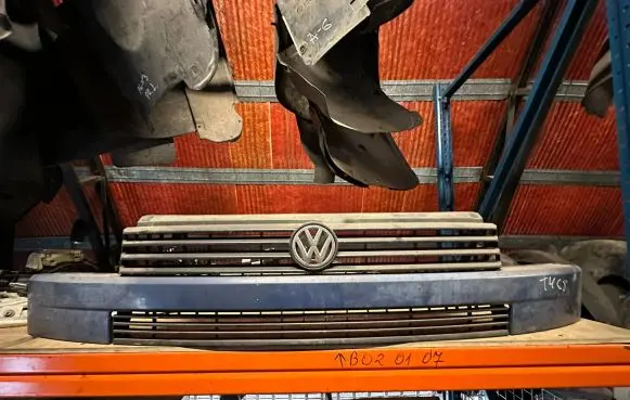 Volkswagen Transporter - Caravelle T4 Front grill