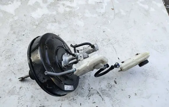Renault Trafic III (X82) Brake booster 472108729R