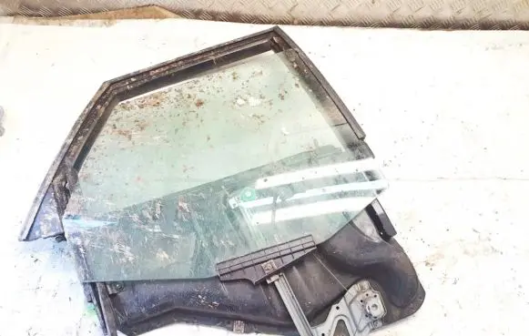 Audi 80 90 S2 B4 Rear door window/glass frame 