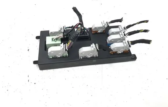 Jaguar E-Pace Central body control module R8E214F041AB 3605798509