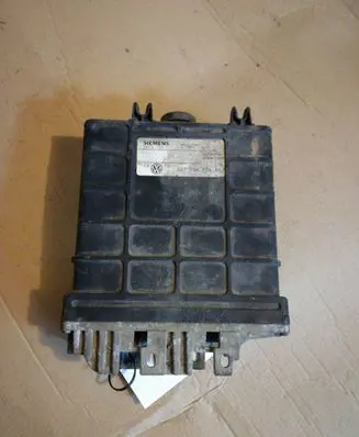 Volkswagen Golf III Engine control unit/module 037906024AG