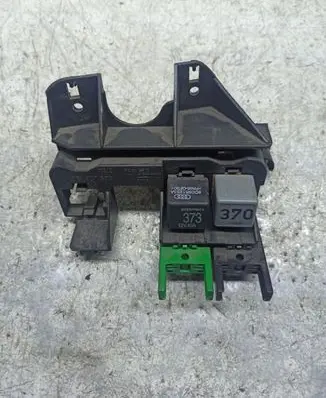 Audi A4 S4 B6 8E 8H Fuse module 8E1937503