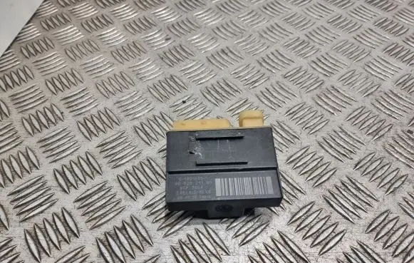 Citroen C3 Picasso Coolant fan relay 9652021180 018010951