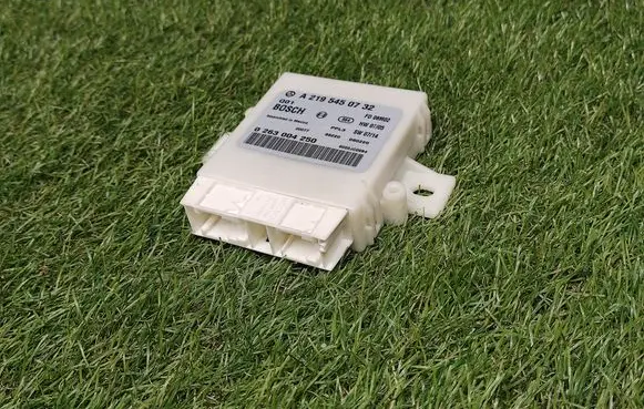 Mercedes-Benz CLS C219 Parking PDC control unit/module A2195450732 0263004250