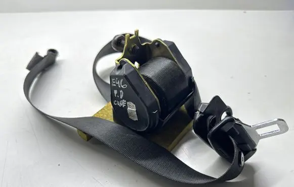 BMW 3 E46 Front seatbelt 560569121
