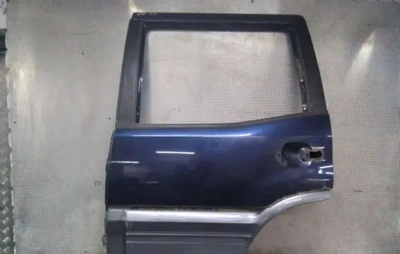 Nissan Terrano Rear door