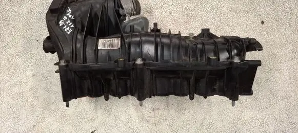 BMW 1 E81 E87 Intake manifold 7798885