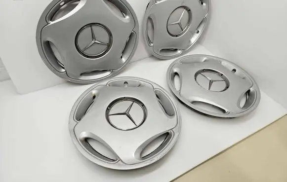 Mercedes-Benz E W210 R15 wheel hub/cap/trim A2104010024 3284