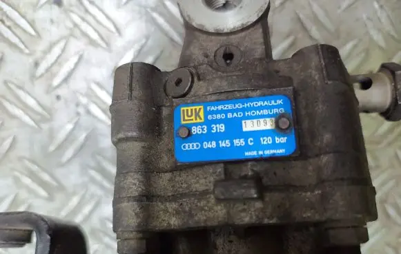 Audi A8 S8 D2 4D Power steering pump
