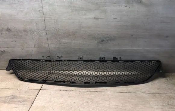 Mercedes-Benz E W212 Front bumper lower grill A2128850522