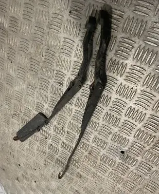 SsangYong Musso Front wiper blade arm
