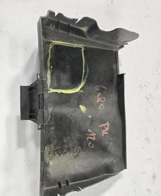 Volkswagen Polo IV 9N3 Battery box tray cover/lid 6Q0915429D