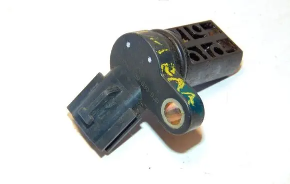 Nissan Almera N16 Crankshaft position sensor 237315M000 A29630
