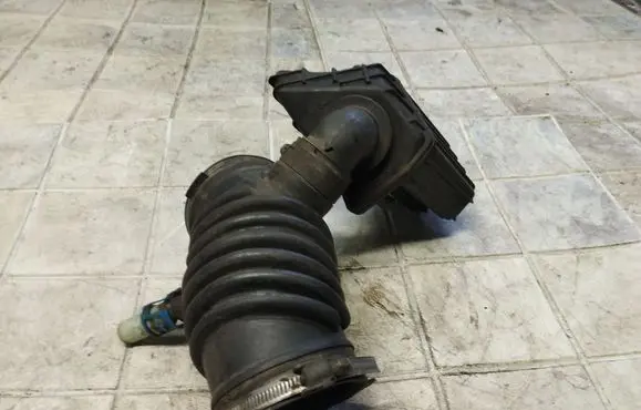 Mazda 3 I Air intake duct part LF50132211