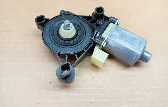 Audi A4 S4 B9 Front door window regulator motor 8W0959801