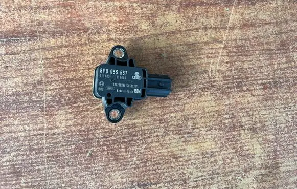 Audi A4 S4 B7 8E 8H Airbag deployment crash/impact sensor 8P0955557
