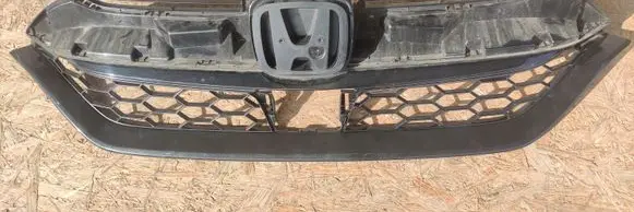Honda CR-V Front bumper upper radiator grill 71121TNYG1 3144678
