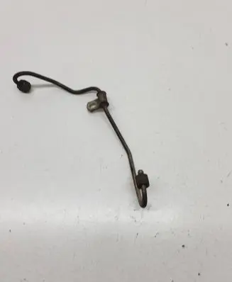 Nissan X-Trail T30 Fuel injector supply line/pipe 