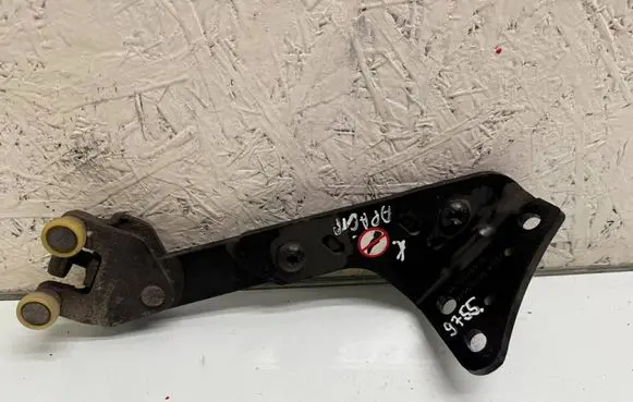 Peugeot Expert Sliding door lower roller guide/hinge 98080759G
