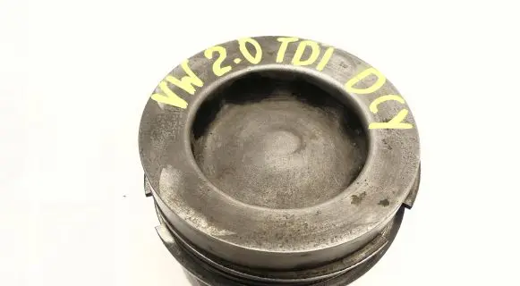 Volkswagen Scirocco Piston 0812A