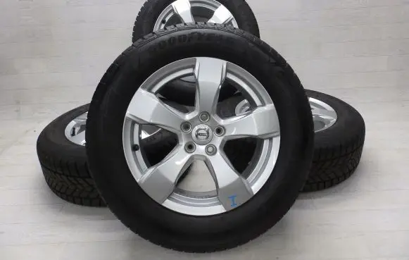 Volvo XC40 R17 alloy rim 