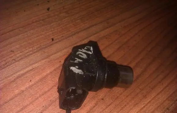 Toyota Auris 150 Camshaft position sensor 0281002406