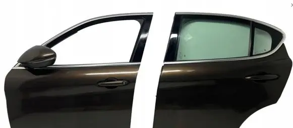 Alfa Romeo Stelvio Front door